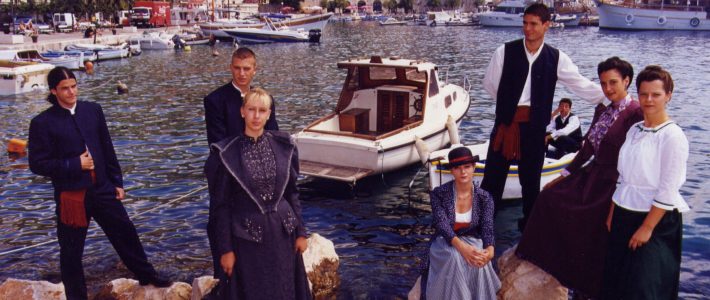 Bračka tradicijska nošnja i pučki plesovi