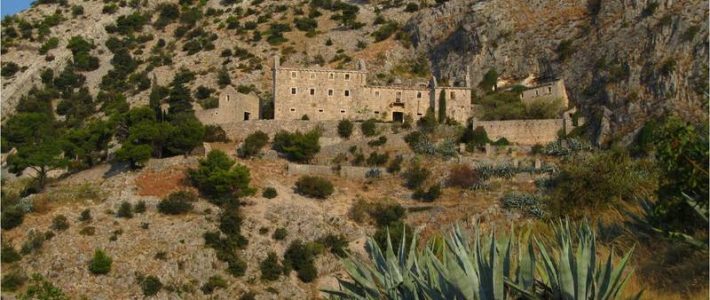 dr. sc. don Josip Dukić: Pustinjaci od Egipta do Brača dr. sc. don Josip Dukić: Pustinjaci od Egipta do Brača